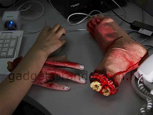 brokenhandfoot_wristrest_1